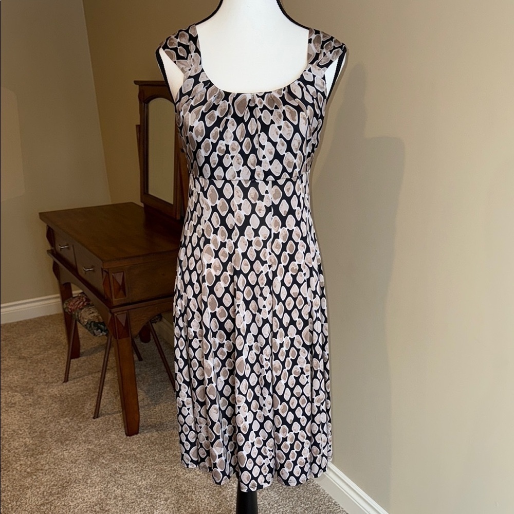 Elegant Black and Cream Patterned Dress